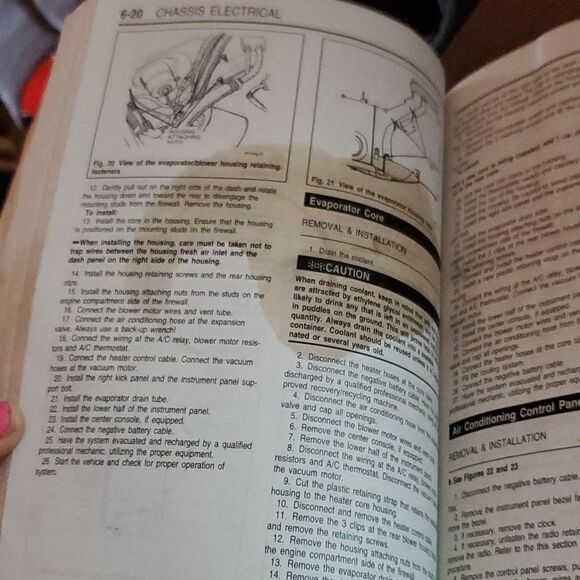 Chilton's Jeep Wagoneer Comanche Cherokee 1984-96 Repair Manual - Picture 3 of 8